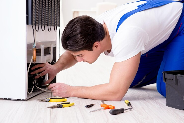 repairman-contractor-repairing-f.png